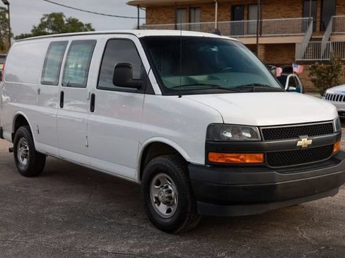 Used 2021 Chevrolet Express 2500 w/ Driver Convenience Package RWD image 18