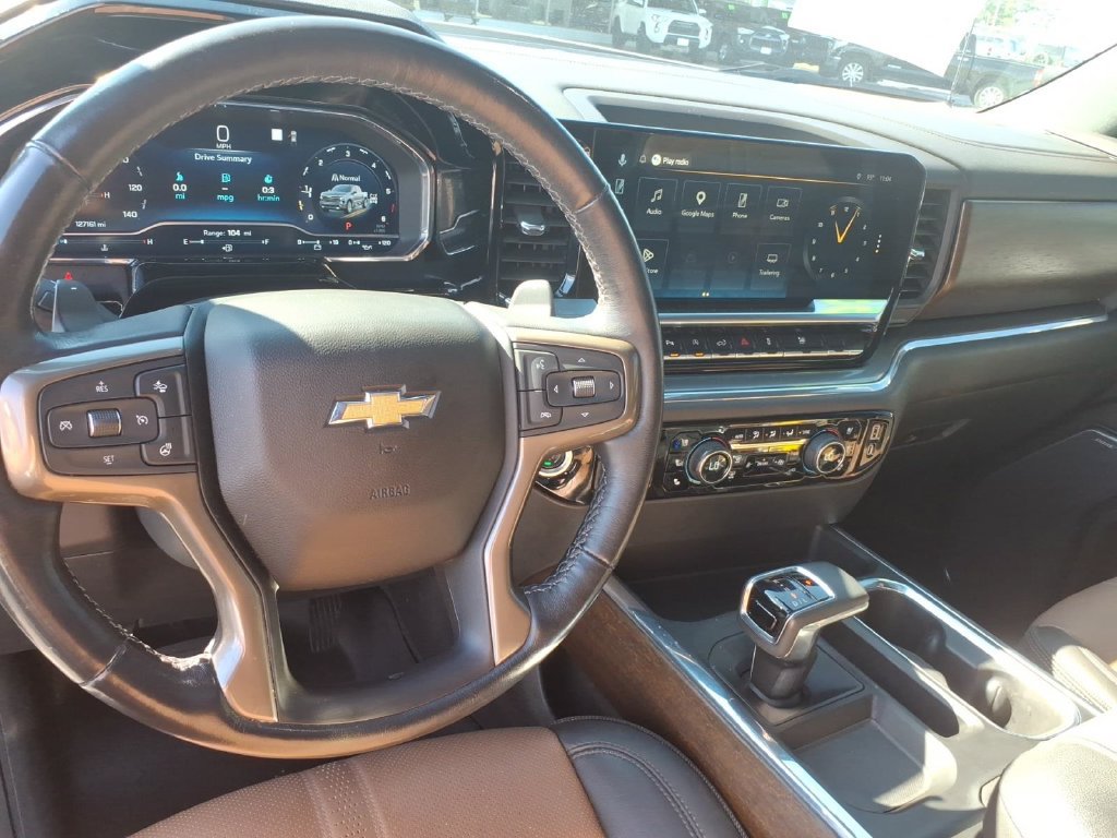 Used 2023 Chevrolet Silverado 1500 High Country w/ High Country Premium Package AWD/4WD image 23