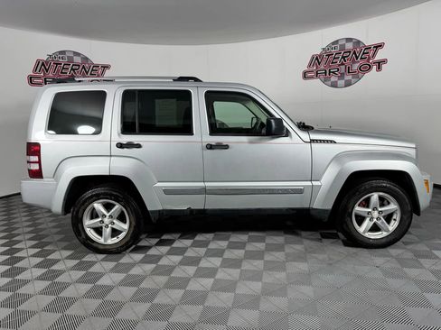 Used 2008 Jeep Liberty Limited w/ Premium Group image 8