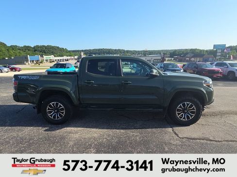 Used 2021 Toyota Tacoma TRD Sport w/ Technology Package AWD/4WD image 10