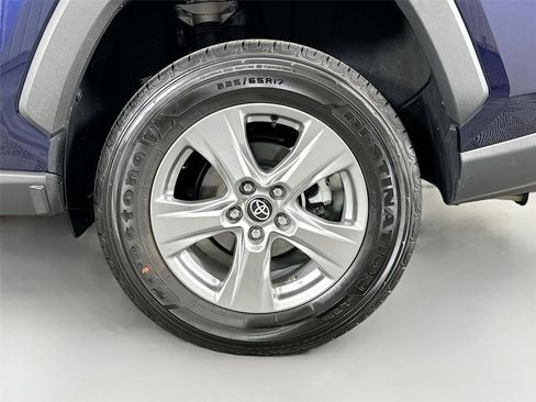 Certified 2025 Toyota RAV4 XLE AWD/4WD image 28