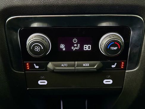 Used 2023 Chevrolet Suburban High Country image 26