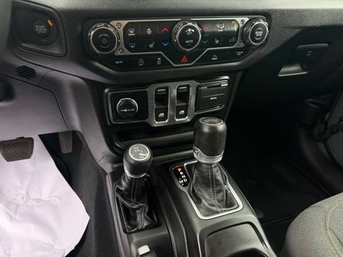 Used 2024 Jeep Wrangler Sport AWD/4WD image 21