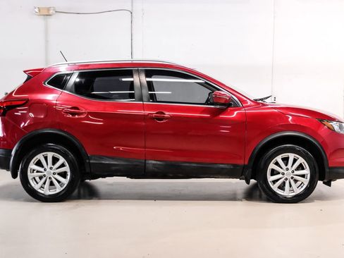 Used 2018 Nissan Rogue Sport SV FWD image 7