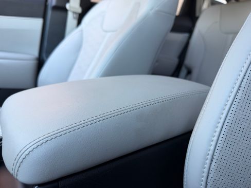 Used 2024 Kia Sorento S w/ Panoramic Sunroof Package FWD image 15