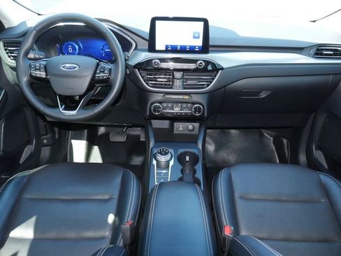 Used 2022 Ford Escape Titanium AWD/4WD image 8