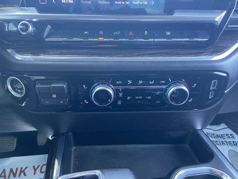 Used 2024 GMC Sierra 1500 Elevation image 52