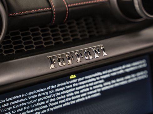 Used 2019 Ferrari Portofino RWD image 35