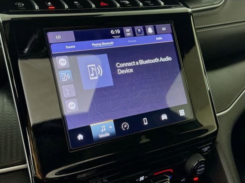Used 2025 Jeep Grand Cherokee L Laredo AWD/4WD image 15