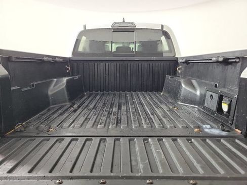 Used 2019 Toyota Tacoma TRD Off-Road AWD/4WD image 10