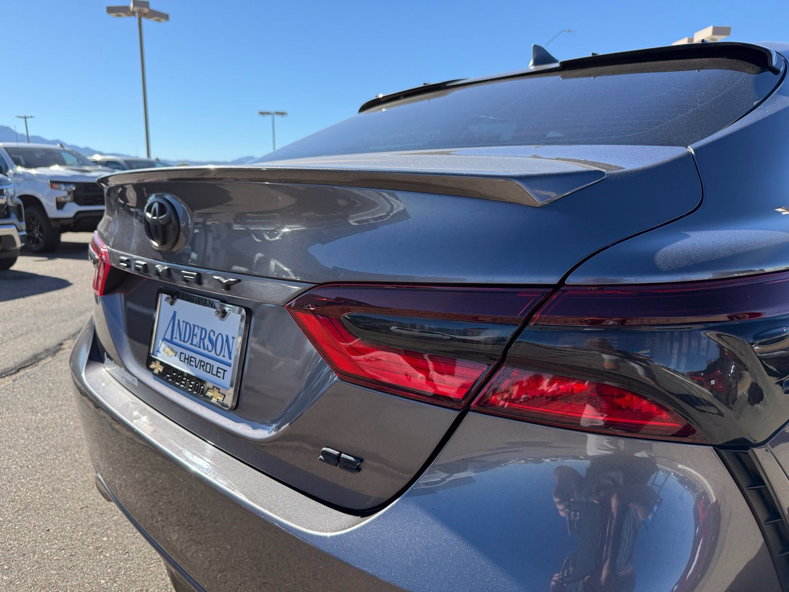 Used 2022 Toyota Camry SE w/ Carpet Mat Package (TMS) FWD image 6