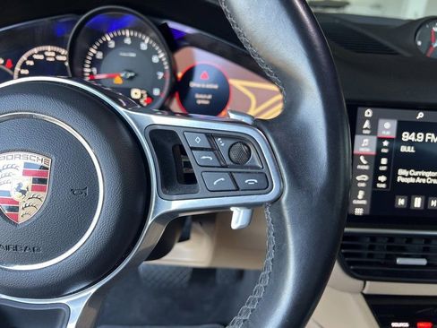 Used 2020 Porsche Cayenne image 27