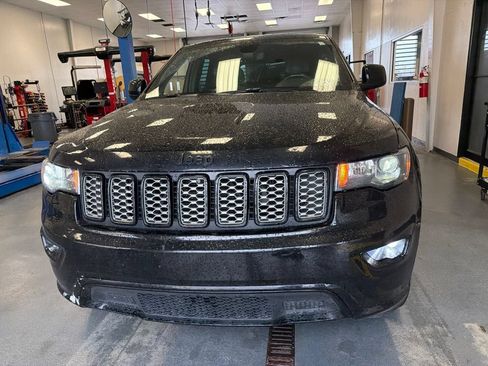 Used 2019 Jeep Grand Cherokee Altitude AWD/4WD image 8