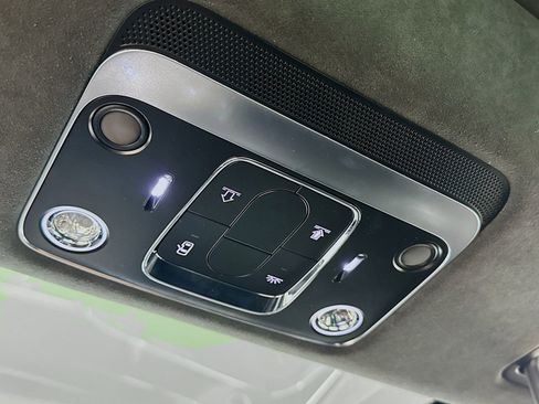 Used 2024 Bentley Flying Spur V8 AWD/4WD image 69
