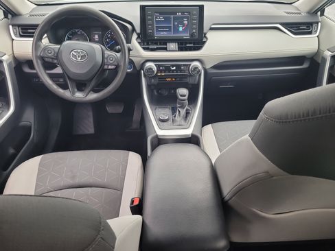 Used 2022 Toyota RAV4 XLE image 16