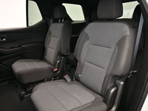 Used 2023 Chevrolet Traverse LT image 32