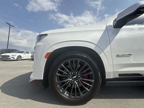 Used 2023 Cadillac Escalade V w/ Heavy-Duty Trailer Package image 10