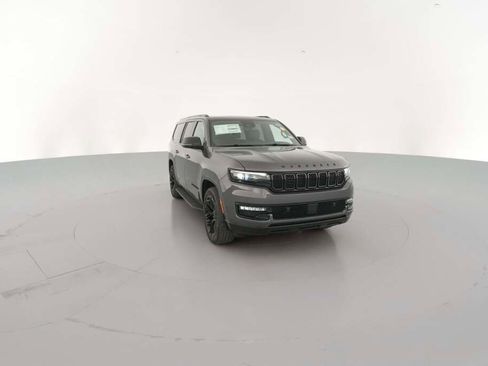 New 2025 Jeep Wagoneer L Series II w/ Premium Group I image 17