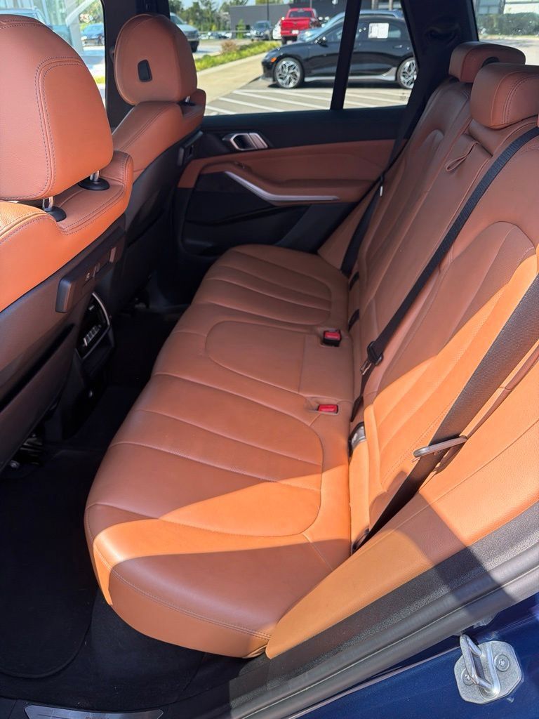 Used 2022 BMW X5 sDrive40i w/ Premium Package RWD image 9