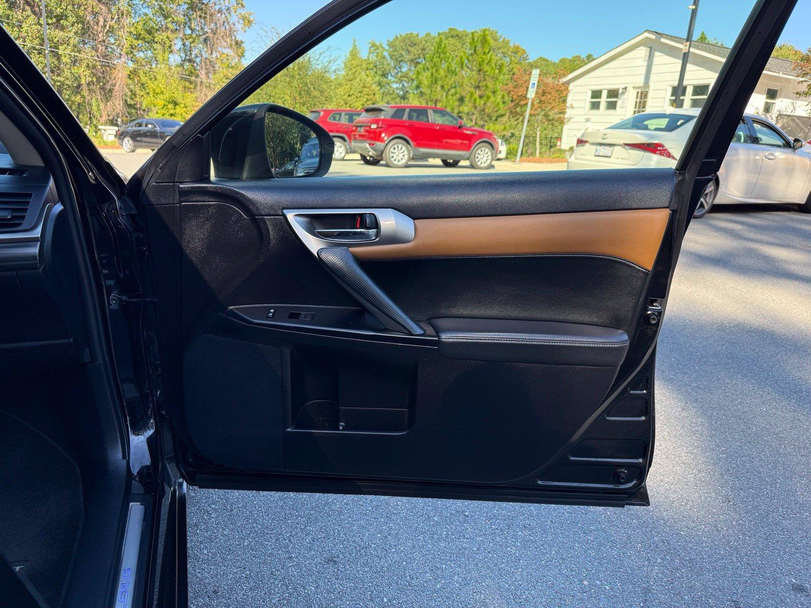 Used 2016 Lexus CT 200h w/ Navigation Package FWD image 16