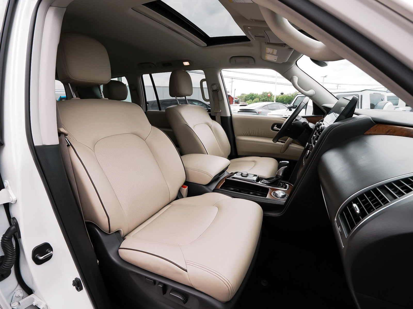 Used 2023 Nissan Armada SL w/ Captain's Chairs Package AWD/4WD image 45