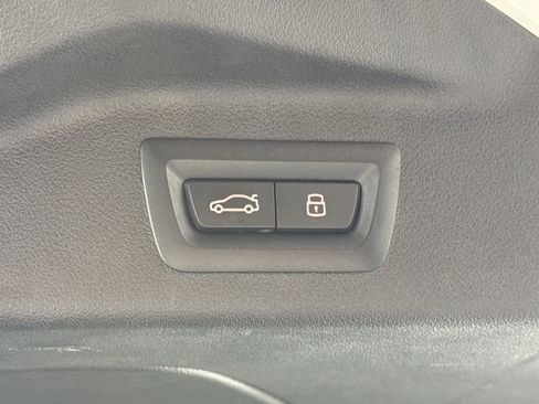 Used 2024 BMW X7 M60i w/ Executive Package image 18