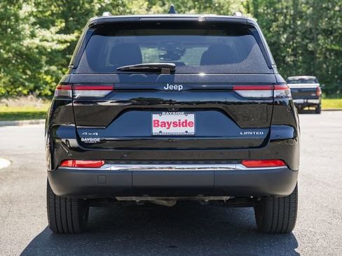 Used 2023 Jeep Grand Cherokee Limited AWD/4WD image 7