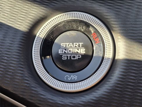 Used 2024 Jeep Grand Cherokee Altitude image 12