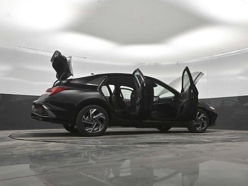New 2026 Hyundai Elantra Limited FWD image 45