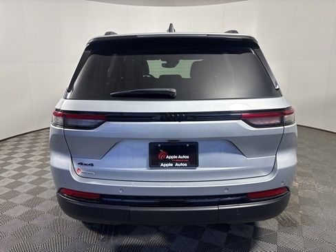 Certified 2023 Jeep Grand Cherokee Altitude image 5