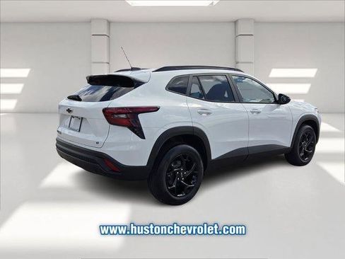 New 2026 Chevrolet Trax LT w/ Driver Confidence Package FWD image 5