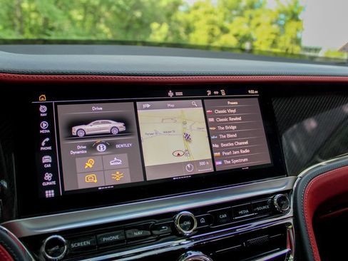 Used 2024 Bentley Flying Spur V8 AWD/4WD image 15