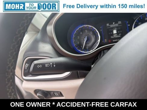 Used 2022 Chrysler Voyager LX FWD image 16