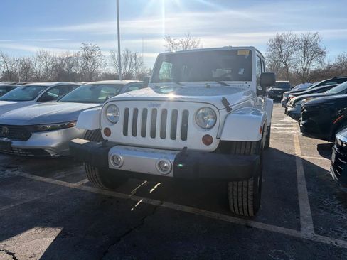 Used 2013 Jeep Wrangler Unlimited Sahara w/ Dual Top Group image 10