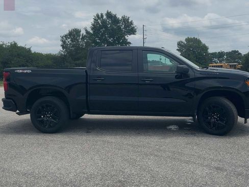 New 2026 Chevrolet Silverado 1500 Custom w/ Rally Edition AWD/4WD image 8