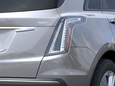 New 2026 Cadillac XT5 Sportv w/ LPO, Floor Liner Package AWD/4WD image 14