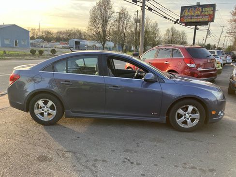 Used 2013 Chevrolet Cruze LT w/ RS Package image 4