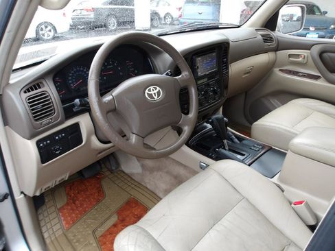 Used 2001 Toyota Land Cruiser image 9