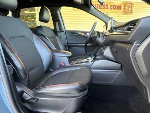 Used 2025 Ford Escape ST-Line Select AWD/4WD image 25