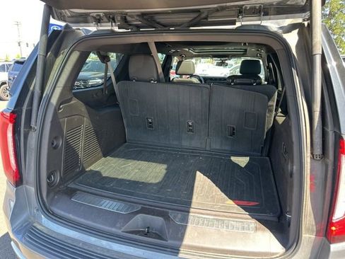 Used 2022 GMC Yukon XL Denali AWD/4WD image 14