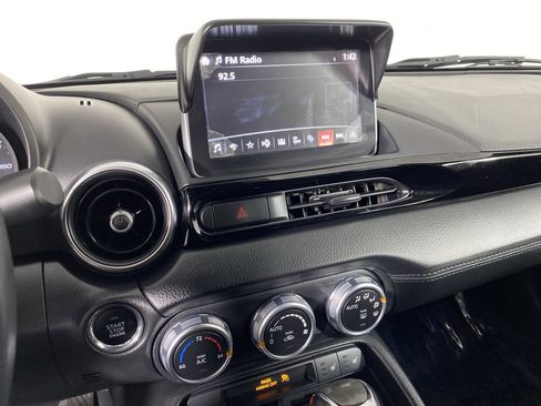 Used 2017 FIAT 124 Spider Lusso image 28