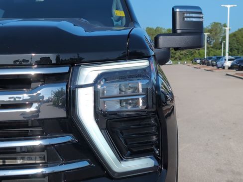 Used 2024 Chevrolet Silverado 2500 LTZ w/ LTZ Convenience Package image 33