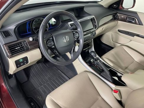 Certified 2017 Honda Accord Touring image 3