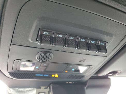 Used 2025 Ford Bronco Badlands image 30