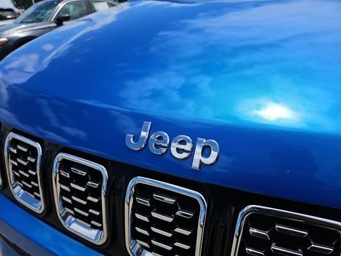Used 2025 Jeep Compass Limited AWD/4WD image 28