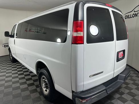 Used 2018 Chevrolet Express 3500 LT w/ LT Preferred Equipment Group RWD image 4