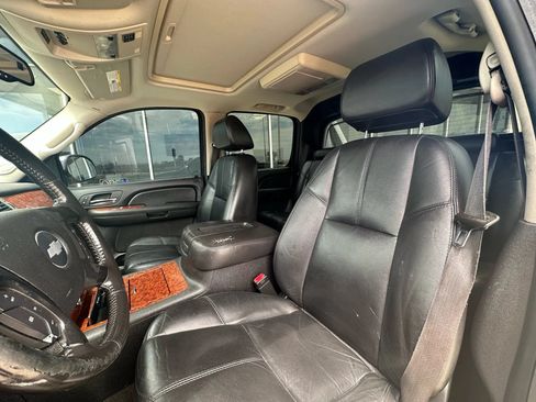 Used 2008 Chevrolet Avalanche LTZ w/ LTZ Preferred Equipment Group AWD/4WD image 9