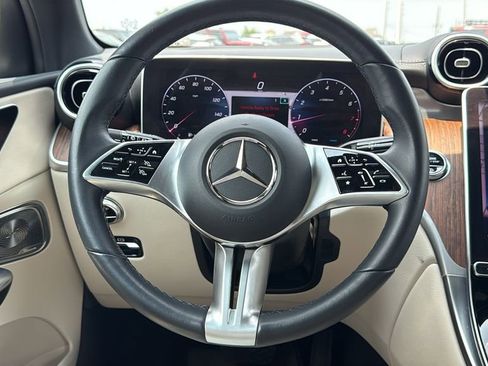 Used 2024 Mercedes-Benz GLC 300 4MATIC image 19