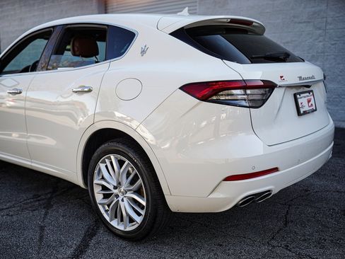 Used 2022 Maserati Levante GT image 12