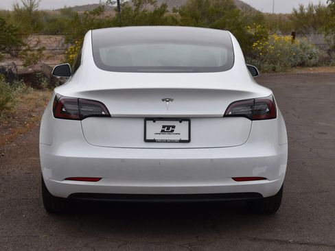 Used 2020 Tesla Model 3 Standard Range image 4